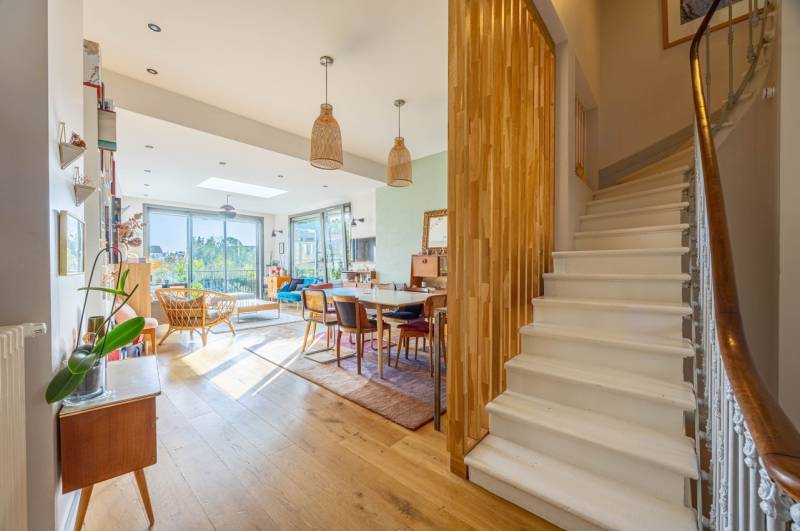 Croix Blanche Bordeaux : maison en pierre rénovée avec piscine et jardin exposé Est