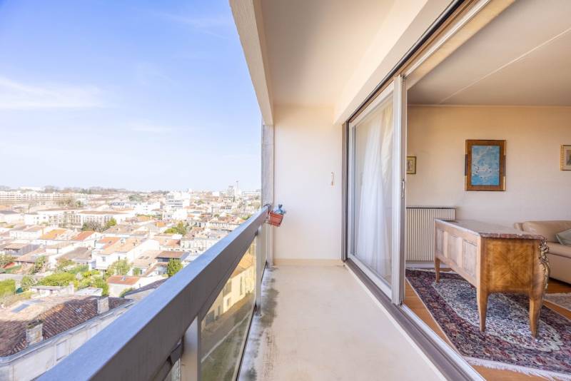 Grand T3 de 93 m² avec deux terrasses : Quartier Croix Blanche à Bordeaux