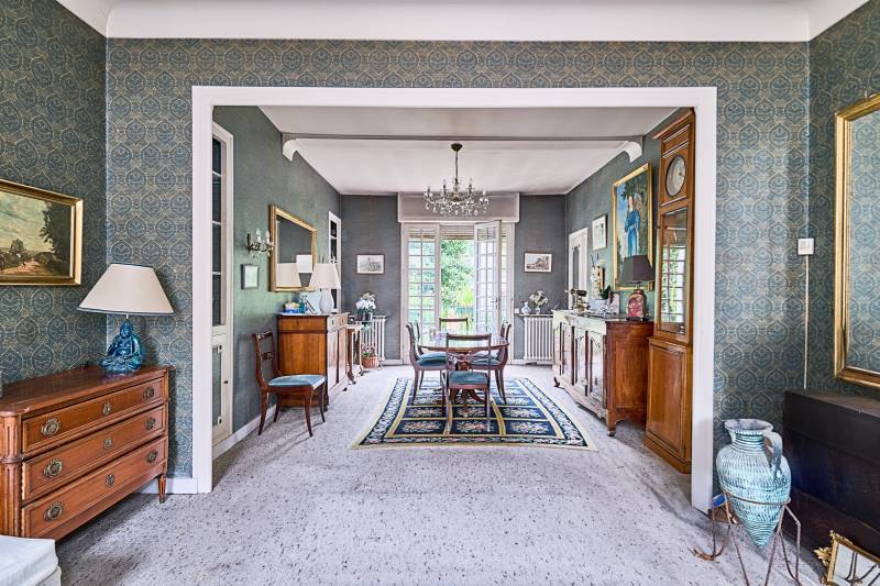 À vendre maison à rénover à Bordeaux quartier Saint-Seurin séjour traversant 2 chambres bureau jardin agrandissement possible belle façade en pierre