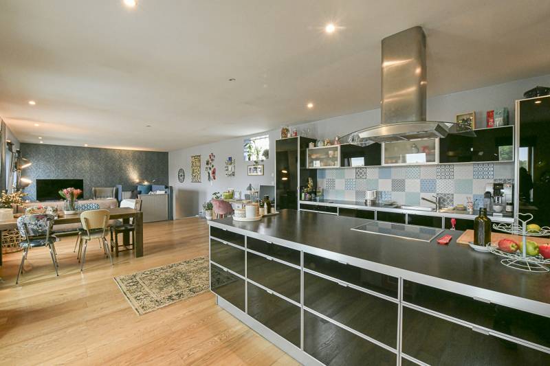 À vendre belle maison à BORDEAUX quartier SAINT-SEURIN vaste séjour lumineux 2 chambres petite copropriété