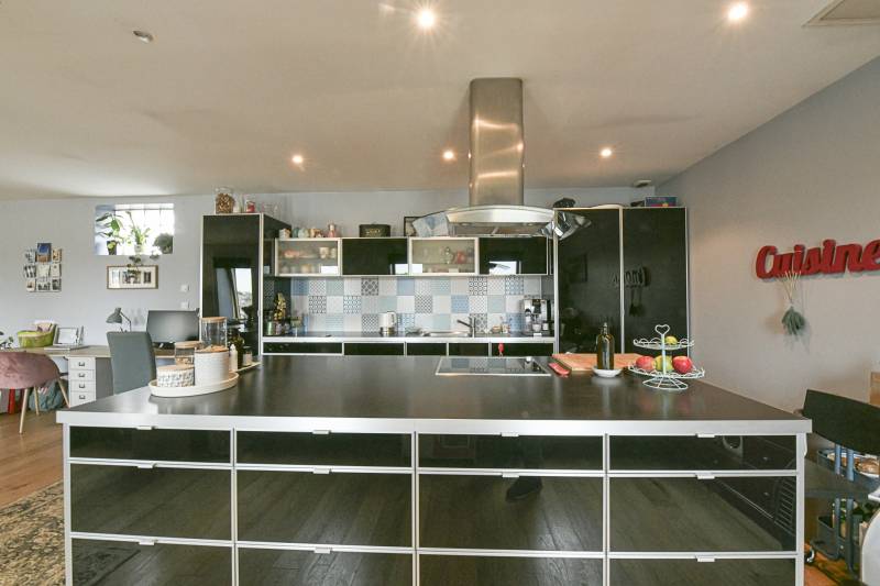 A vendre appartement T3 triplex à BORDEAUX quartier SAINT-SEURIN CROIX BLANCHE vaste séjour 2 chambres belle rénovation