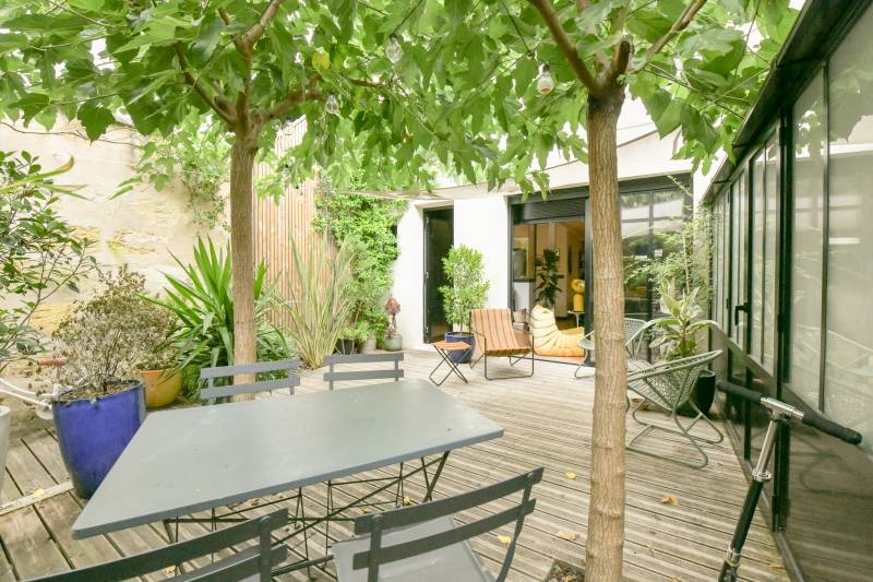À la vente maison pierre échoppe parfaitement rénovée lumineuse 3 chambres jardin terrassé de plain-pied Bordeaux Saint-Seurin