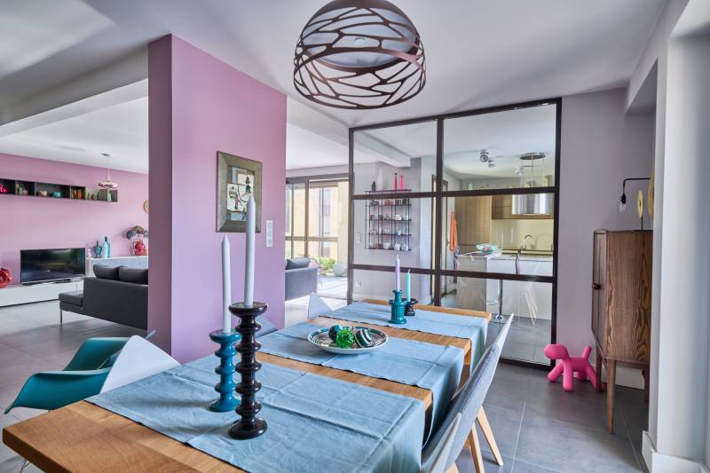 À vendre très bel appartement de standing grand séjour lumineux 3 chambres 2 salles de bain ascenseur garage terrasse Bordeaux Chartrons résidence sécurisée