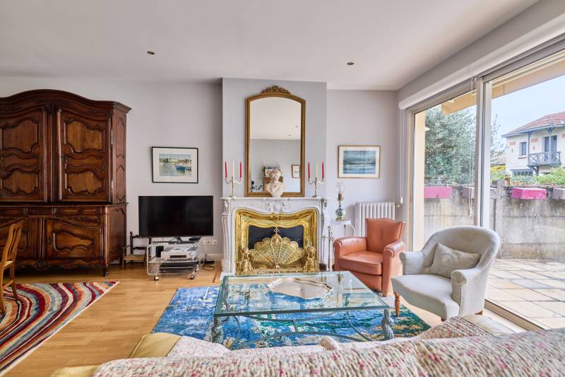 À vendre très belle maison bordelaise quartier Nansouty Saint-Genès Bordeaux beau séjour sur jardin exposé Sud 4 chambres très bon état général