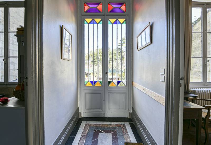 Recherche maison pierre grand séjour 6 chambres bureau lingerie prestations anciennes rue calme Bordeaux Saint-Seurin