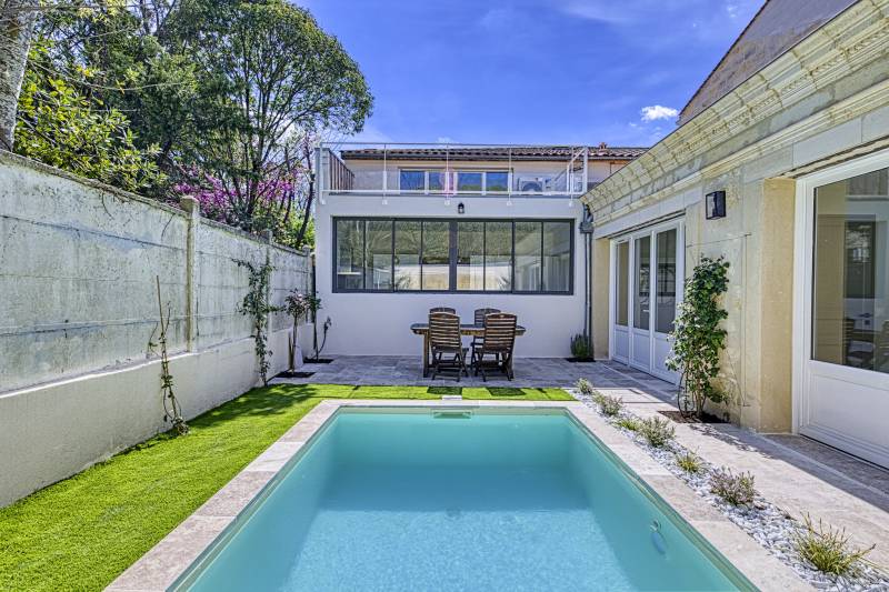 Recherche maison à Bordeaux parc bordelais Grand Lebrun grand séjour sur jardin avec piscine sans vis à vis cuisine indépendante bureau idéal profession libérale 3 chambres à l'étage grande terrasse