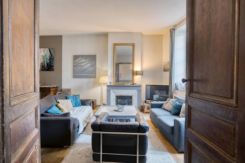 À vendre belle maison en pierre familiale à BORDEAUX quartier FONDAUDÈGE vaste séjour 4 chambres et un bureau JARDIN EXCEPTIONNEL de 200 m2