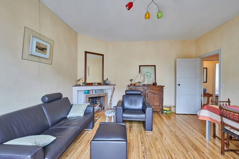 À vendre très bel appartement séjour 2 chambres 2 balcons Garage jardin Bordeaux Caudéran Parc bordelais