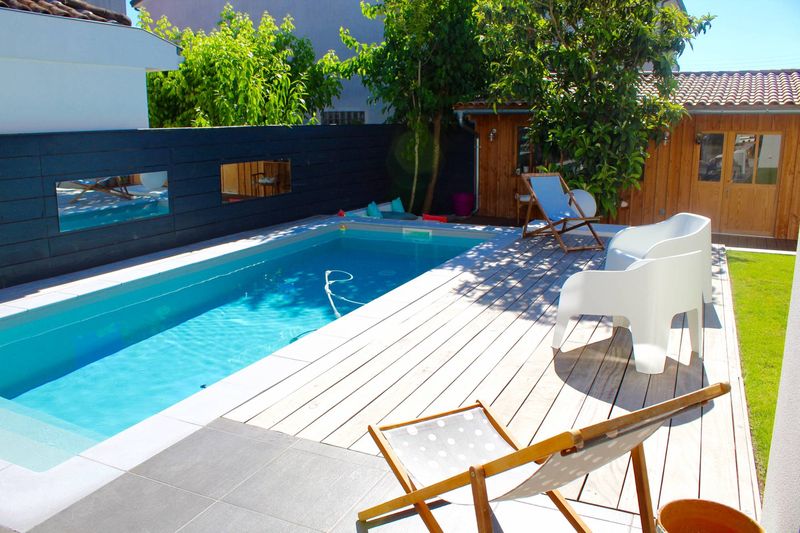 A vendre maison contemporaine 4 chambres jardin piscine et garage 2 roues Bordeaux caudéran