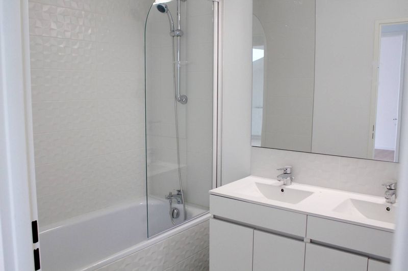 Recherche appartement Bordeaux Chartrons beau séjour 5 chambres terrasse possibilité parking ascenseur