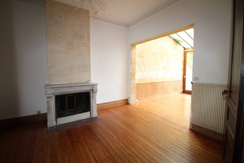 A vendre maison pierre Bordeaux Croix Blanche rue calme prestations anciennes jardin 4 chambres