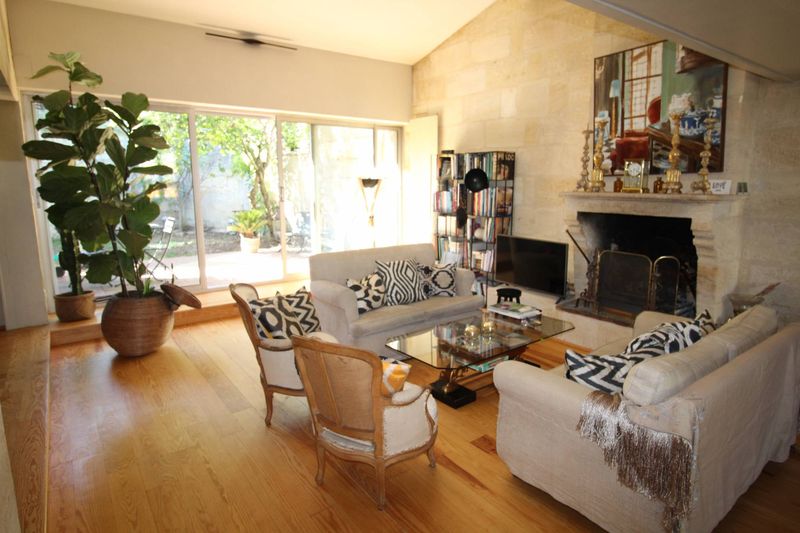 A vendre charmante maison pierre Bordeaux Parc Bordelais 3 chambres bureau jardin sans vis à vis