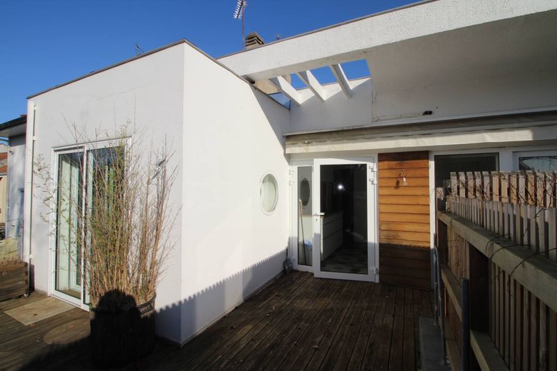 A vendre maison d'architecte Bordeaux Saint Augustin 3/4 chambres garage jardin dépendance