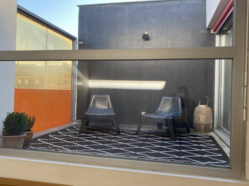 A la vente appartement triplex T4 à Bordeaux Chartrons proche des quais de la Garonne chai réhabilité parking