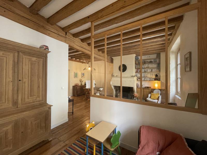 Recherche appartement rénové aux Chartrons à Bordeaux belles prestations anciennes 3 chambres buanderie Garage 2 voitures