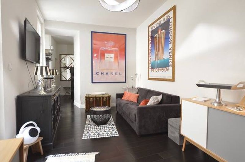 A vendre appartement Bordeaux centre T2 immeuble pierre cour privative